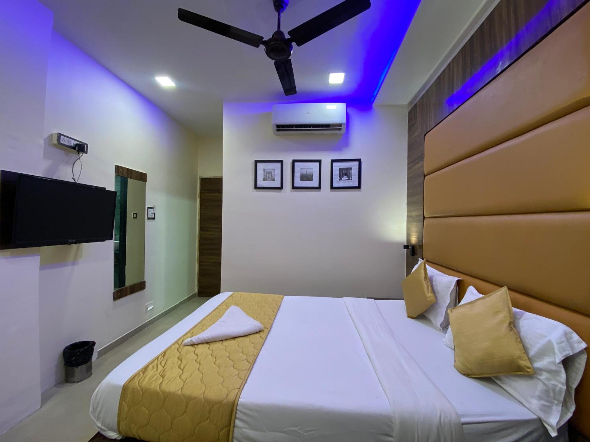 Hotel Blue Wellington - Near Mumbai Airport Eksteriør bilde