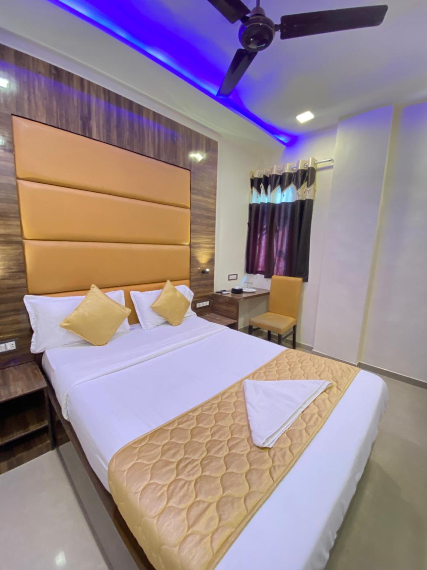 Hotel Blue Wellington - Near Mumbai Airport Eksteriør bilde