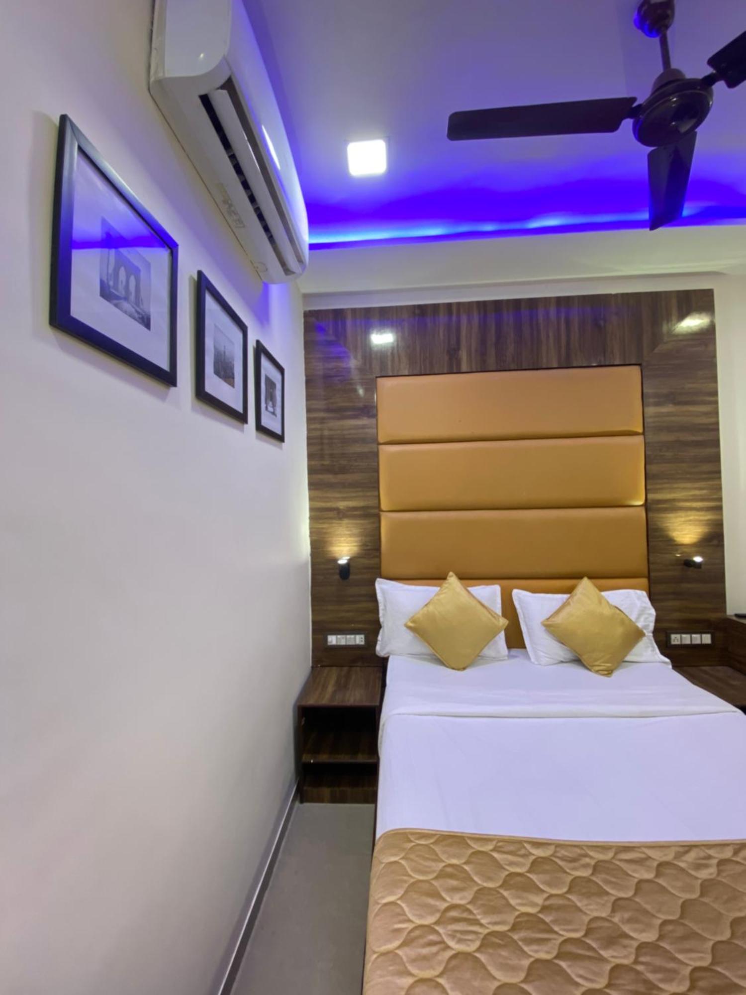 Hotel Blue Wellington - Near Mumbai Airport Eksteriør bilde