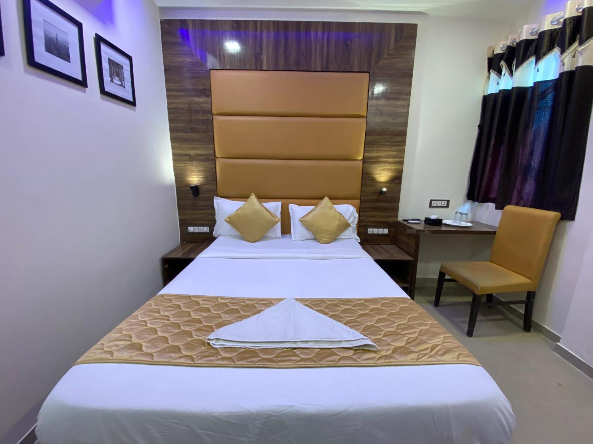 Hotel Blue Wellington - Near Mumbai Airport Eksteriør bilde